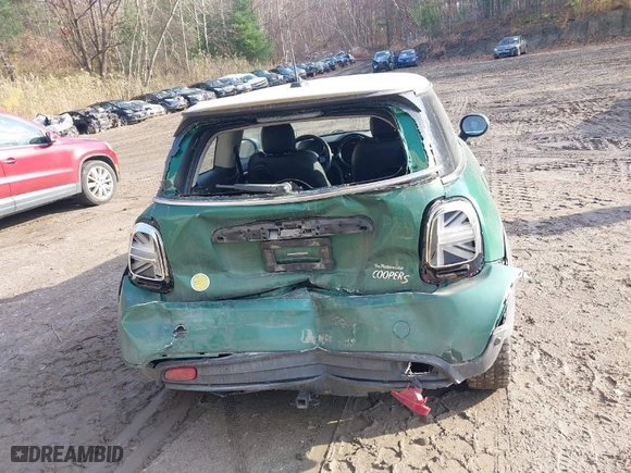 2022 MINI Hardtop 2 Door Cooper SE with VIN WMW13DJ01N2R92370, listed as a IAAI auction lot 40790232 with 53,408 mi miles. Bid and sale history available at carsss.com. Image 6.