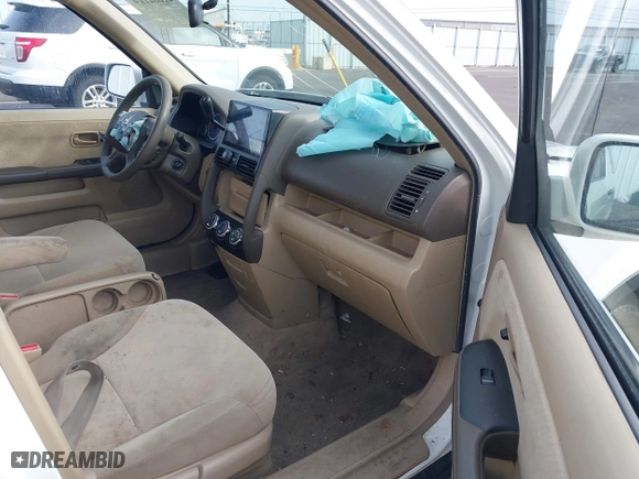 2006 Honda CR-V EX with VIN JHLRD78886C011532, listed as a IAAI auction lot 41682114 with 195,993 mi miles. Bid and sale history available at carsss.com. Image 5.