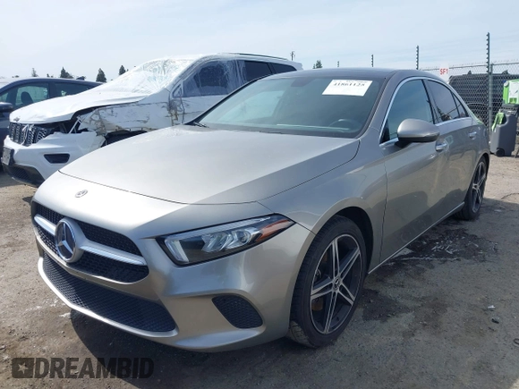 2019 Mercedes-Benz A 220 z VIN WDD3G4EB1KW025196, wystawiony jako IAAI lot #41861125 z przebiegiem 79 396 mil mil oraz . Historia ofert i sprzedaży dostępna na DreamBid. Obrazek 18.