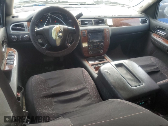 2007 Chevrolet Suburban LTZ with VIN 3GNFK16Y97G308434, listed as a Copart auction lot 77672724 with 295,937 mi miles and Salvage Title. Bid and sale history available at DreamBid. Image 8.