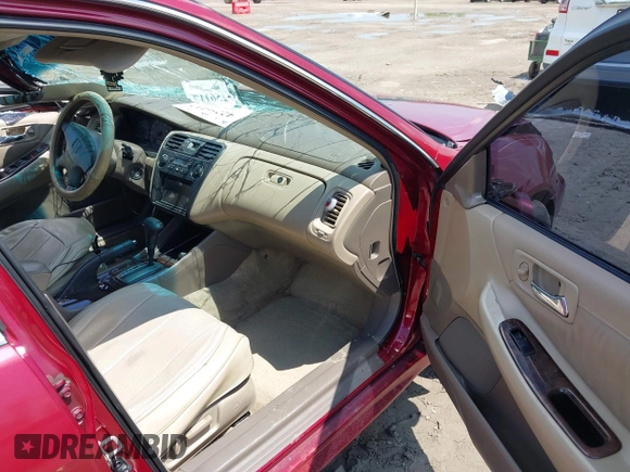 2001 Honda Accord EX с VIN 1HGCG16561A041179, выставлен на аукционе IAAI как лот 42256117 с пробегом 230 911 миль миль и . История ставок и продаж доступна на DreamBid. Изображение 5.
