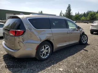 2017 Chrysler Pacifica Limited with VIN 2C4RC1GGXHR679820, listed as a Copart auction lot 60559165 with 68,425 mi miles and Salvage title. Bid and sale history available at DreamBid. Image 3.