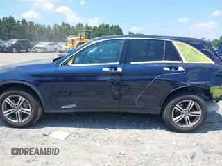 2022 Mercedes-Benz GLC 300 z VIN W1N0G8EB2NG060504, wystawiony jako IAAI lot #42586623 z przebiegiem 27 403 mil mil oraz . Historia ofert i sprzedaży dostępna na DreamBid. Obrazek 15.