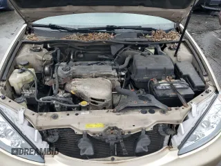 2005 Toyota Camry STD z VIN 4T1BE32K55U629355, wystawiony jako Copart lot #82282494 z przebiegiem 297 925 mil mil oraz Czysty tytuł • Clean title. Historia ofert i sprzedaży dostępna na DreamBid. Obrazek 11.