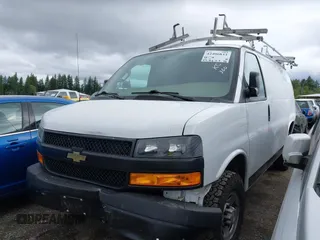 2020 Chevrolet Express Cargo z VIN 1GCWGAFGXL1276698, wystawiony jako IAAI lot #42406833 z przebiegiem 63 143 mil mil oraz . Historia ofert i sprzedaży dostępna na DreamBid. Obrazek 23.