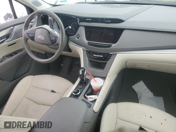 2022 Cadillac XT5 FWD Premium Luxury z VIN 1GYKNCRS5NZ174787, wystawiony jako Copart lot #47541075 z przebiegiem 31 357 mil mil oraz Szkoda całkowita • Salvage title. Historia ofert i sprzedaży dostępna na DreamBid. Obrazek 8.