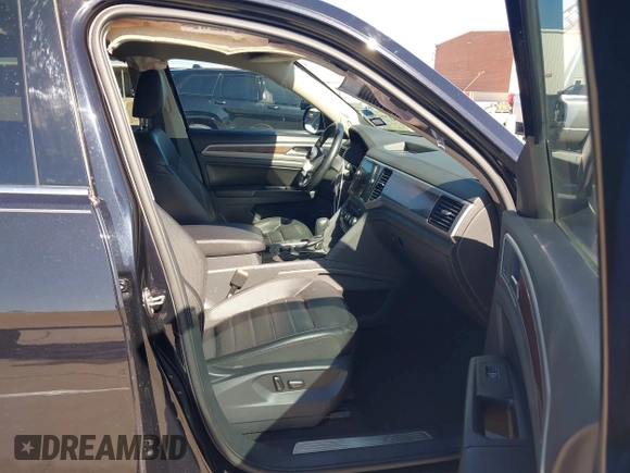 2018 Volkswagen Atlas SEL Premium with VIN 1V2NR2CA3JC542820, listed as a IAAI auction lot 41771245 with 68,462 mi miles and . Bid and sale history available at DreamBid. Image 5.