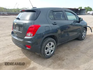 2019 Chevrolet Trax LS with VIN 3GNCJKSB4KL178849, listed as a IAAI auction lot 42006284 with 31,205 mi miles. Bid and sale history available at carsss.com. Image 4.
