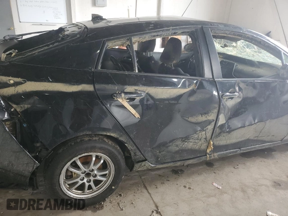 2016 Toyota Prius Two z VIN JTDKBRFU4G3515948, wystawiony jako Copart lot #58706655 z przebiegiem Nie podano mil oraz Nie do naprawy • Non repairable. Historia ofert i sprzedaży dostępna na DreamBid. Obrazek 10.