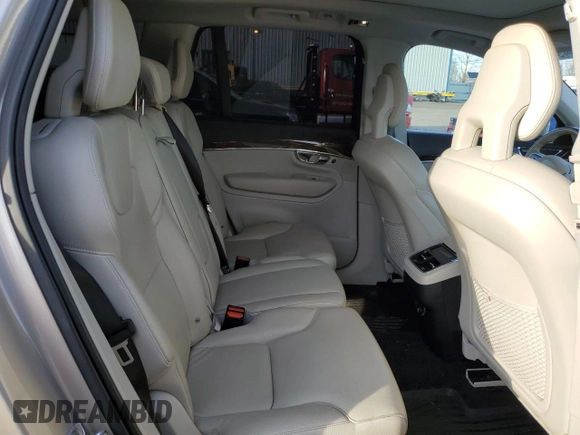 2016 Volvo XC90 T6 Momentum with VIN YV4A22PK8G1071823, listed as a Copart auction lot 45148495 with 125,215 mi miles and Clean Title. Bid and sale history available at carsss.com. Image 11.