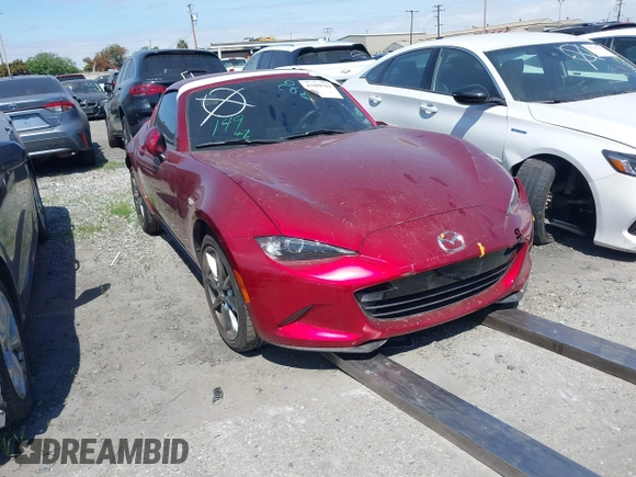2021 Mazda MX-5 Miata Grand Touring с VIN JM1NDAM71M0459437, выставлен на аукционе IAAI как лот 41808704 с пробегом 19 368 миль миль и . История ставок и продаж доступна на DreamBid. Изображение 1.