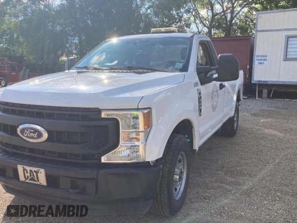 2021 Ford F-350 XL with VIN 1FTRF3A64MEE16457, listed as a Copart auction lot 80541904 with 254,389 mi miles and Clean title. Bid and sale history available at DreamBid. Image 2.