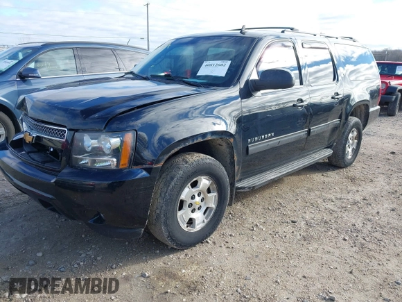2014 Chevrolet Suburban LT with VIN 1GNSKJE71ER232700, listed as a IAAI auction lot 40812602 with 245,852 mi miles and . Bid and sale history available at DreamBid. Image 2.