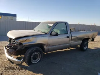 2000 GMC Sierra 1500 with VIN 1GTGC24R5YR198477, listed as a Copart auction lot 76717374 with 109,201 mi miles and Salvage Title. Bid and sale history available at DreamBid. Image 1.