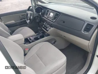 2016 Kia Sedona LX with VIN KNDMB5C19G6084405, listed as a IAAI auction lot 41211452 with 88,783 mi miles. Bid and sale history available at carsss.com. Image 5.