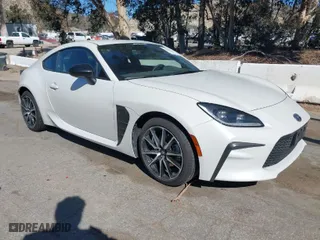 2024 Toyota GR86 with VIN JF1ZNBB12R8756668, listed as a IAAI auction lot 41615840 with 20,453 mi miles. Bid and sale history available at carsss.com. Image 1.
