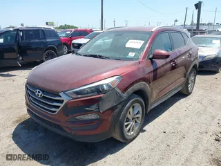 2017 Hyundai Tucson SE Plus with VIN KM8J33A42HU488186, listed as a IAAI auction lot 42015926 with 159,537 mi miles. Bid and sale history available at carsss.com. Image 2.