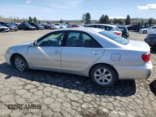 2006 Toyota Camry LE z VIN 4T1BF30KX6U630387, wystawiony jako Copart lot #49624755 z przebiegiem 232 568 mil mil oraz Szkoda całkowita • Salvage title. Historia ofert i sprzedaży dostępna na DreamBid. Obrazek 2.