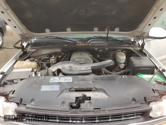 2003 Chevrolet Suburban LT with VIN 3GNEC16Z33G340100, listed as a Copart auction lot 43993315 with 236,836 mi miles and Clean Title. Bid and sale history available at carsss.com. Image 12.