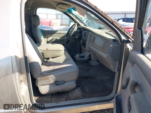 2002 Dodge 1500 z VIN 1D7HA16K42J261553, wystawiony jako IAAI lot #42435682 z przebiegiem 206 805 mil mil oraz . Historia ofert i sprzedaży dostępna na DreamBid. Obrazek 5.