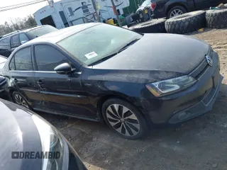 2013 Volkswagen Jetta Sedan Hybrid SE with VIN 3VW637AJ7DM259702, listed as a IAAI auction lot 41799247 with 999,999 mi miles. Bid and sale history available at carsss.com. Image 1.