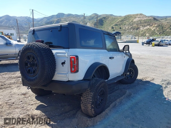 2022 Ford Bronco with VIN 1FMDE5CP5NLB62541, listed as a IAAI auction lot 42185029 with Not provided miles and . Bid and sale history available at DreamBid. Image 4.