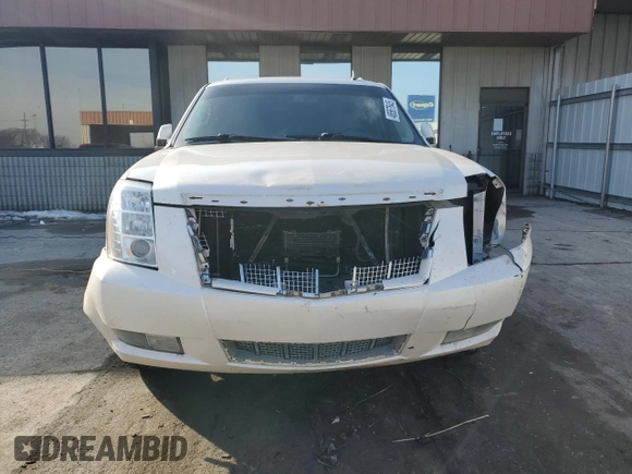 2013 Cadillac Escalade ESV Premium z VIN 1GYS4JEF6DR173775, wystawiony jako Copart lot #46567645 z przebiegiem 248 838 mil mil oraz Szkoda całkowita • Salvage title. Historia ofert i sprzedaży dostępna na DreamBid. Obrazek 5.
