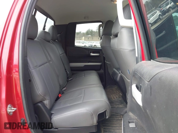 2017 Toyota Tundra SR z VIN 5TFUY5F14HX666949, wystawiony jako IAAI lot #41685402 z przebiegiem 108 628 mil mil oraz . Historia ofert i sprzedaży dostępna na DreamBid. Obrazek 8.