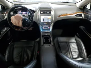 2013 Lincoln MKZ z VIN 3LN6L2G95DR809738, wystawiony jako Copart lot #55485415 z przebiegiem 93 588 mil mil oraz Szkody całkowita. Historia ofert i sprzedaży dostępna na DreamBid. Obrazek 8.