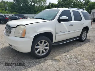 2008 GMC Yukon Denali z VIN 1GKFK63888J100852, wystawiony jako Copart lot #59578945 z przebiegiem 237 129 mil mil oraz Czysty tytuł • Clean title. Historia ofert i sprzedaży dostępna na DreamBid. Obrazek 1.