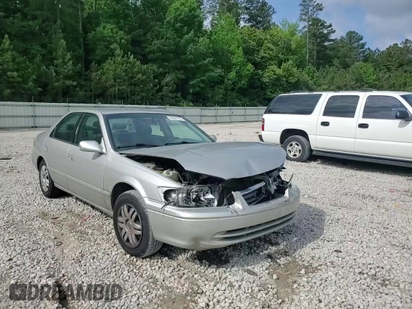 2001 Toyota Camry CE z VIN 4T1BG22K91U053266, wystawiony jako Copart lot #56991785 z przebiegiem 130 502 mil mil oraz Szkoda całkowita • Salvage title. Historia ofert i sprzedaży dostępna na DreamBid. Obrazek 13.