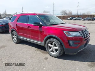 2016 Ford Explorer XLT z VIN 1FM5K8D84GGA17962, wystawiony jako IAAI lot #41734159 z przebiegiem 179 165 mil mil oraz . Historia ofert i sprzedaży dostępna na DreamBid. Obrazek 1.
