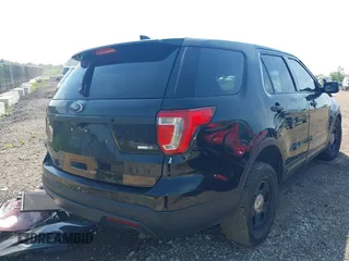 2017 Ford Police Interceptor Utility with VIN 1FM5K8AR2HGB15810, listed as a IAAI auction lot 42560147 with 118,224 mi miles and . Bid and sale history available at DreamBid. Image 4.
