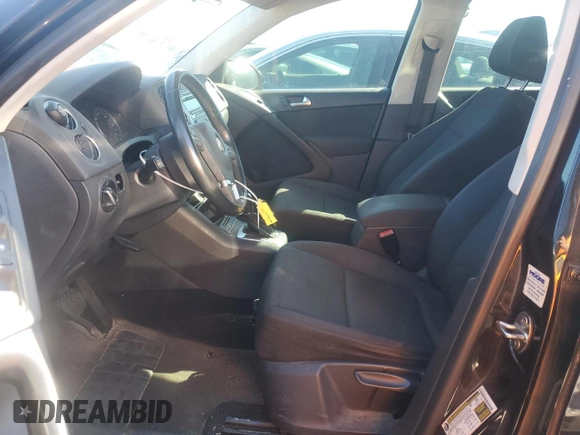 2013 Volkswagen Tiguan S z VIN WVGAV3AX6DW573597, wystawiony jako Copart lot #46115465 z przebiegiem 181 666 mil mil oraz Szkoda całkowita • Salvage title. Historia ofert i sprzedaży dostępna na DreamBid. Obrazek 7.