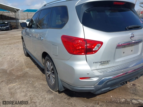 2017 Nissan Pathfinder SV with VIN 5N1DR2MNXHC603746, listed as a IAAI auction lot 41736575 with 174,439 mi miles. Bid and sale history available at carsss.com. Image 3.