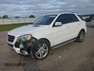 2015 Mercedes-Benz M 350 z VIN 4JGDA5JBXFA527876, wystawiony jako Copart lot #52631565 z przebiegiem 178 818 mil mil oraz Szkoda całkowita • Salvage title. Historia ofert i sprzedaży dostępna na DreamBid. Obrazek 1.