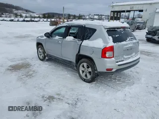 2013 Jeep Compass Sport with VIN 1C4NJDBB1DD113866, listed as a IAAI auction lot 41246375 with 204,405 mi miles. Bid and sale history available at carsss.com. Image 3.