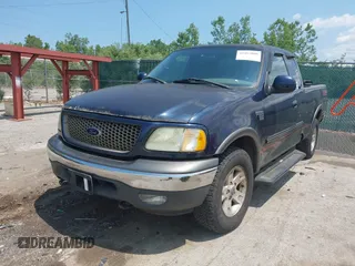2003 Ford F-150 XL z VIN 1FTRX18L53NA25491, wystawiony jako IAAI lot #42463000 z przebiegiem 183 702 mil mil oraz . Historia ofert i sprzedaży dostępna na DreamBid. Obrazek 2.