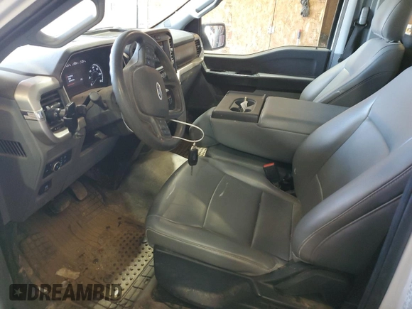 2021 Ford F-150 XL with VIN 1FTMF1EB8MKE16551, listed as a Copart auction lot 54966435 with 41,590 mi miles and Salvage title. Bid and sale history available at DreamBid. Image 7.