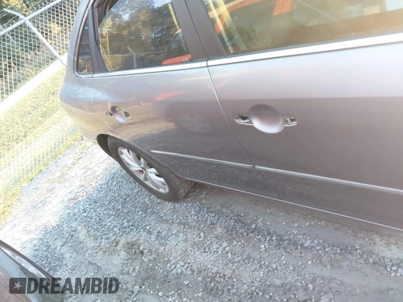 2006 Hyundai Azera SE with VIN KMHFC46F16A109232, listed as a IAAI auction lot 40932728 with 210,300 mi miles and . Bid and sale history available at DreamBid. Image 12.
