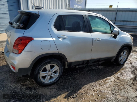 2021 Chevrolet Trax LS z VIN KL7CJKSB9MB306982, wystawiony jako Copart lot #52457215 z przebiegiem 95 949 mil mil oraz Czysty tytuł • Clean title. Historia ofert i sprzedaży dostępna na DreamBid. Obrazek 3.