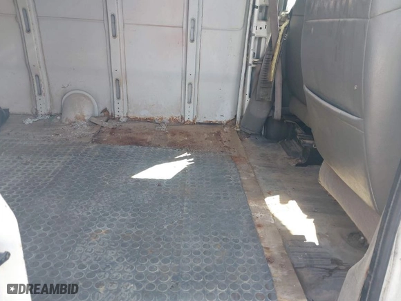 2005 GMC Savana Cargo Van Y3H Paratransit with VIN 1GTHG39U551134395, listed as a IAAI auction lot 41779525 with 1 mi miles. Bid and sale history available at carsss.com. Image 8.