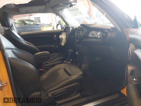 2015 MINI Hardtop with VIN WMWXM5C57FT942137, listed as a IAAI auction lot 42146541 with 96,058 mi miles and . Bid and sale history available at DreamBid. Image 5.