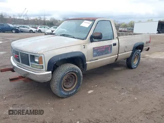 1989 GMC Sierra 2500 z VIN 1GTGK24K3KE532638, wystawiony jako IAAI lot #41830554 z przebiegiem 177 390 mil mil oraz . Historia ofert i sprzedaży dostępna na DreamBid. Obrazek 2.