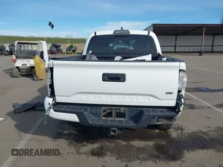 2017 Toyota Tacoma SR5 with VIN 5TFCZ5AN0HX077402, listed as a IAAI auction lot 41603762 with 118,257 mi miles and . Bid and sale history available at DreamBid. Image 16.