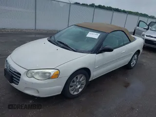 2005 Chrysler Sebring Limited z VIN 1C3EL65R15N502070, wystawiony jako IAAI lot #42407558 z przebiegiem 145 448 mil mil oraz . Historia ofert i sprzedaży dostępna na DreamBid. Obrazek 2.