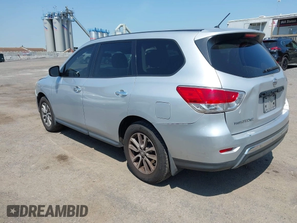 2014 Nissan Pathfinder S z VIN 5N1AR2MMXEC663371, wystawiony jako IAAI lot #42422226 z przebiegiem 141 844 mil mil oraz . Historia ofert i sprzedaży dostępna na DreamBid. Obrazek 3.