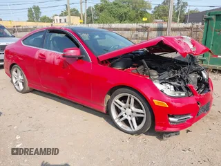 2013 Mercedes-Benz C 250 с VIN WDDGJ4HBXDG075123, выставлен на аукционе IAAI как лот 40342097 с пробегом 129 156 миль миль и . История ставок и продаж доступна на DreamBid. Изображение 1.