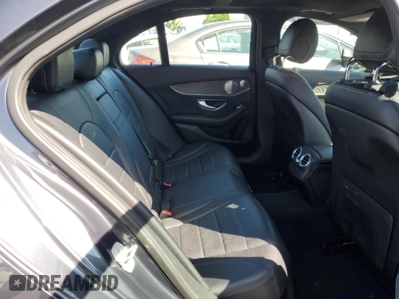 2015 Mercedes-Benz C 300 z VIN 55SWF4JB3FU066356, wystawiony jako Copart lot #56933205 z przebiegiem 93 917 mil mil oraz Szkoda całkowita • Salvage title. Historia ofert i sprzedaży dostępna na DreamBid. Obrazek 10.
