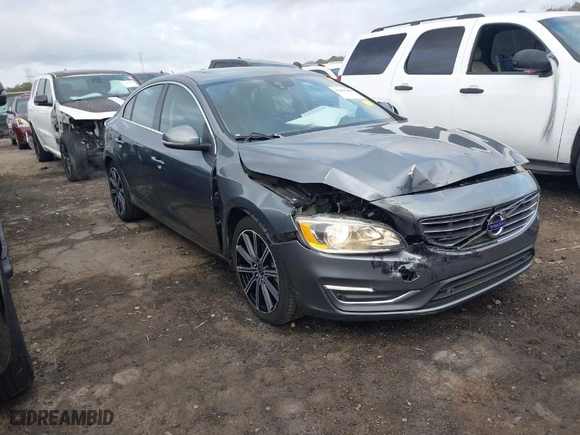 2017 Volvo S60 Inscription with VIN LYV402HK4HB127187, listed as a IAAI auction lot 41653283 with 72,667 mi miles. Bid and sale history available at carsss.com. Image 1.
